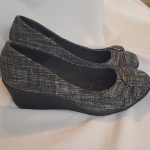 Low comfortable wedges